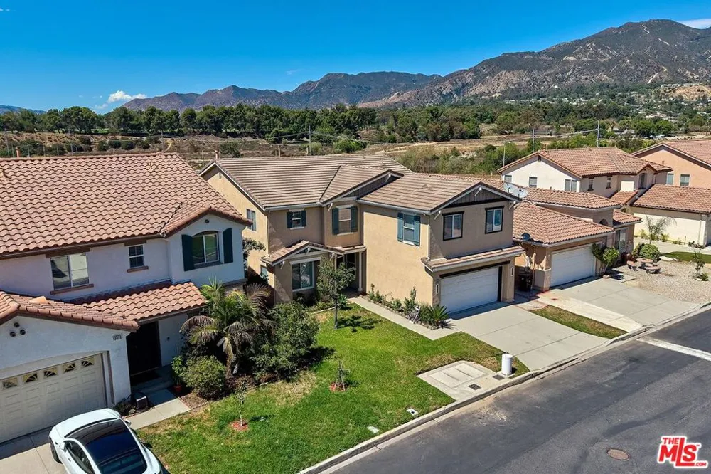 13033 Mesa Verde Way Los Angeles, CA 91342
