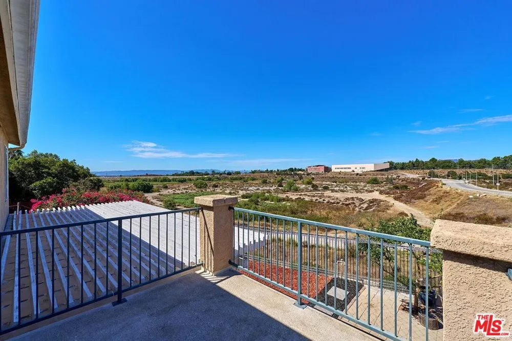 13033 Mesa Verde Way Los Angeles, CA 91342