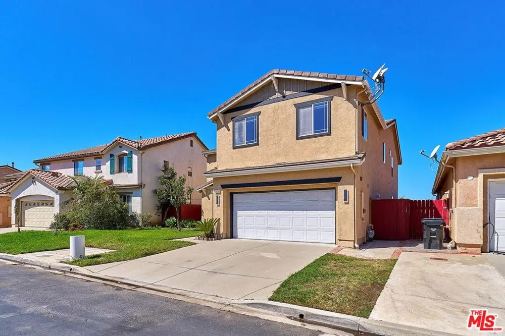 13033 Mesa Verde Way Los Angeles, CA 91342