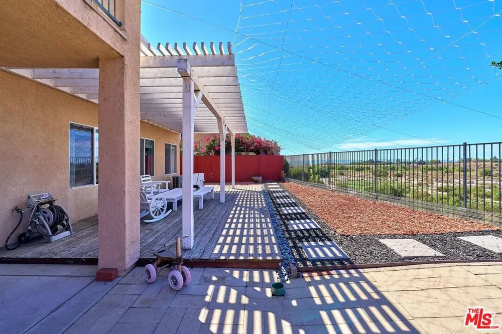 13033 Mesa Verde Way Los Angeles, CA 91342