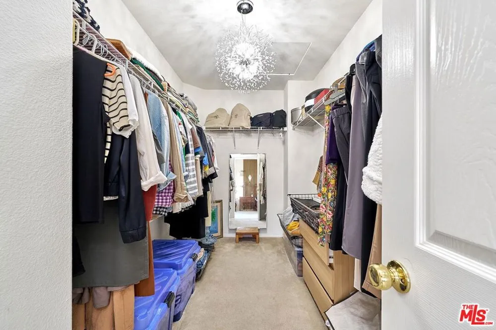 13033 Mesa Verde Way Los Angeles, CA 91342