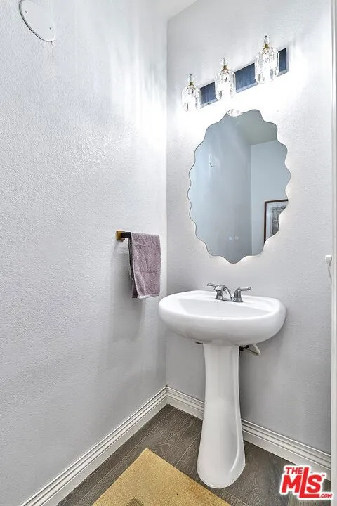 13033 Mesa Verde Way Los Angeles, CA 91342