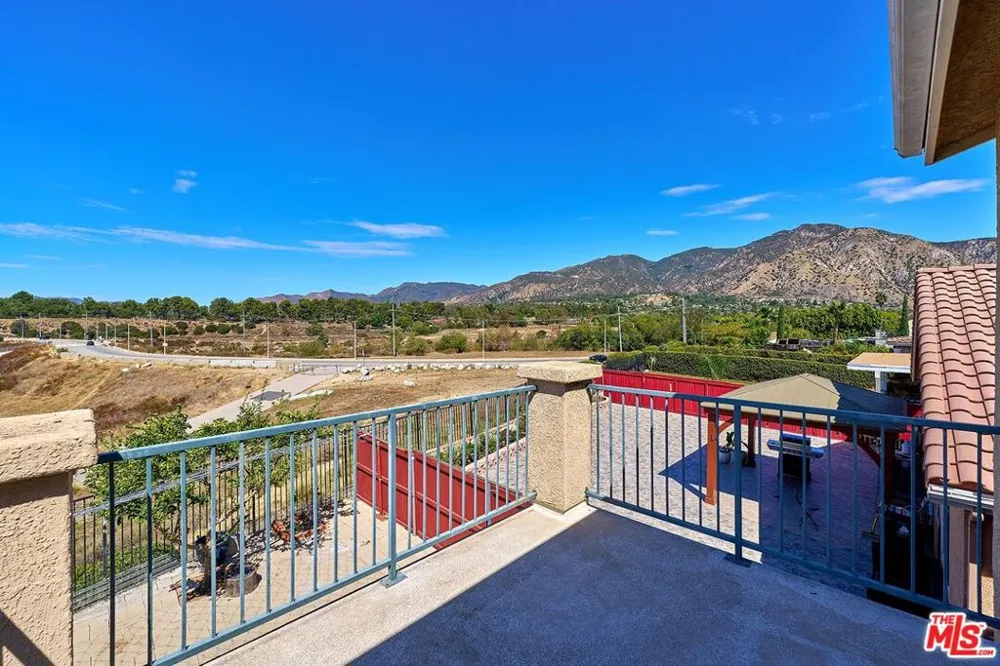13033 Mesa Verde Way Los Angeles, CA 91342