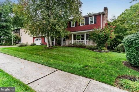 19 FARM HOUSE LANE