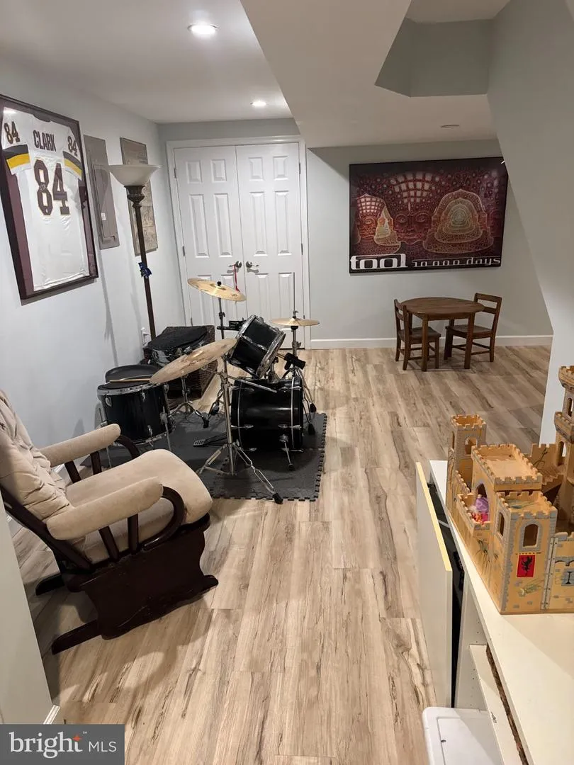 2337 ARCHDALE ROAD Reston, VA 20191