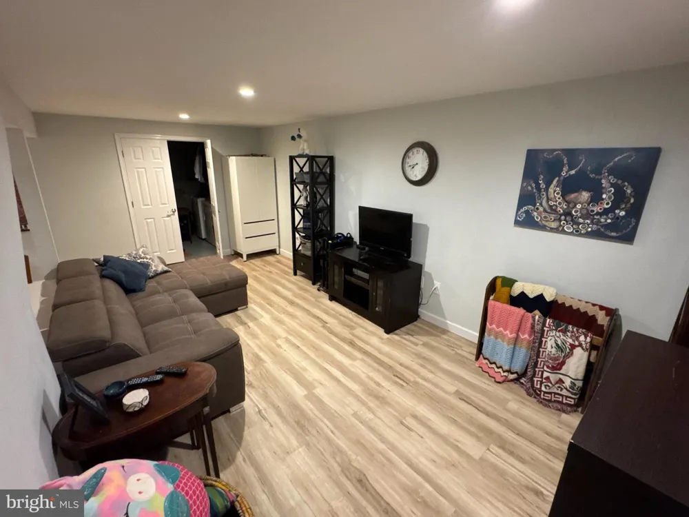 2337 ARCHDALE ROAD Reston, VA 20191