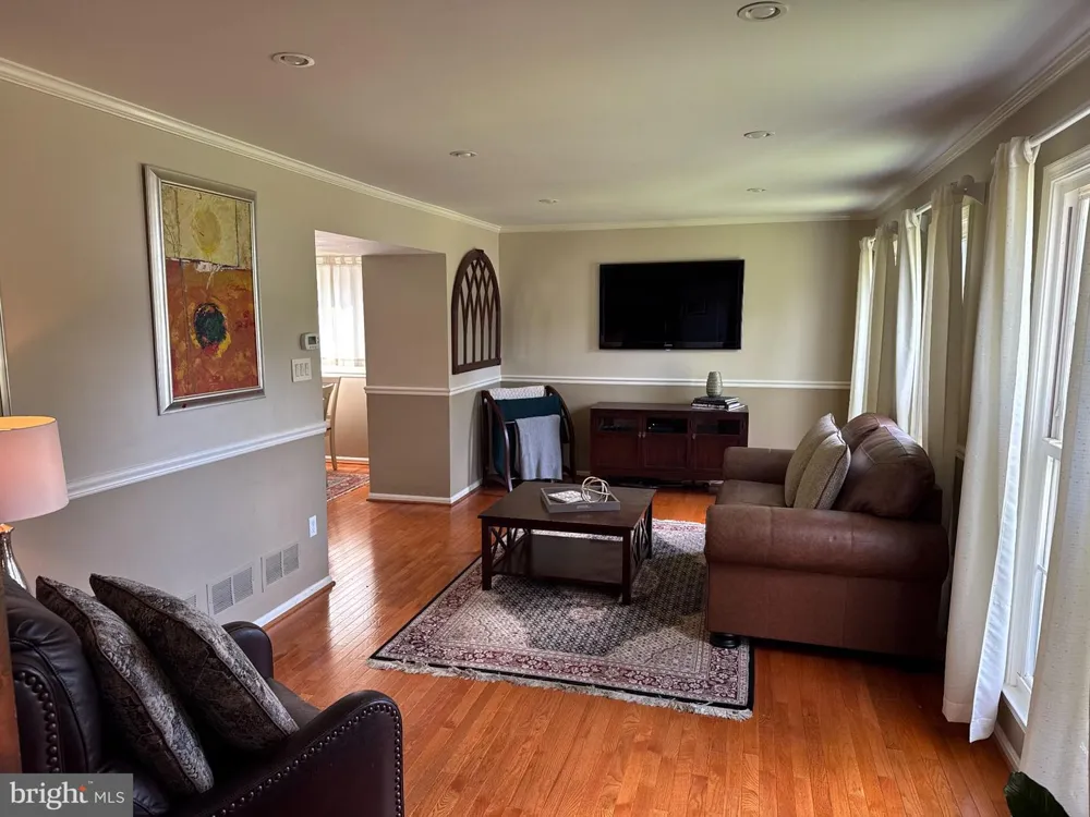 2337 ARCHDALE ROAD Reston, VA 20191