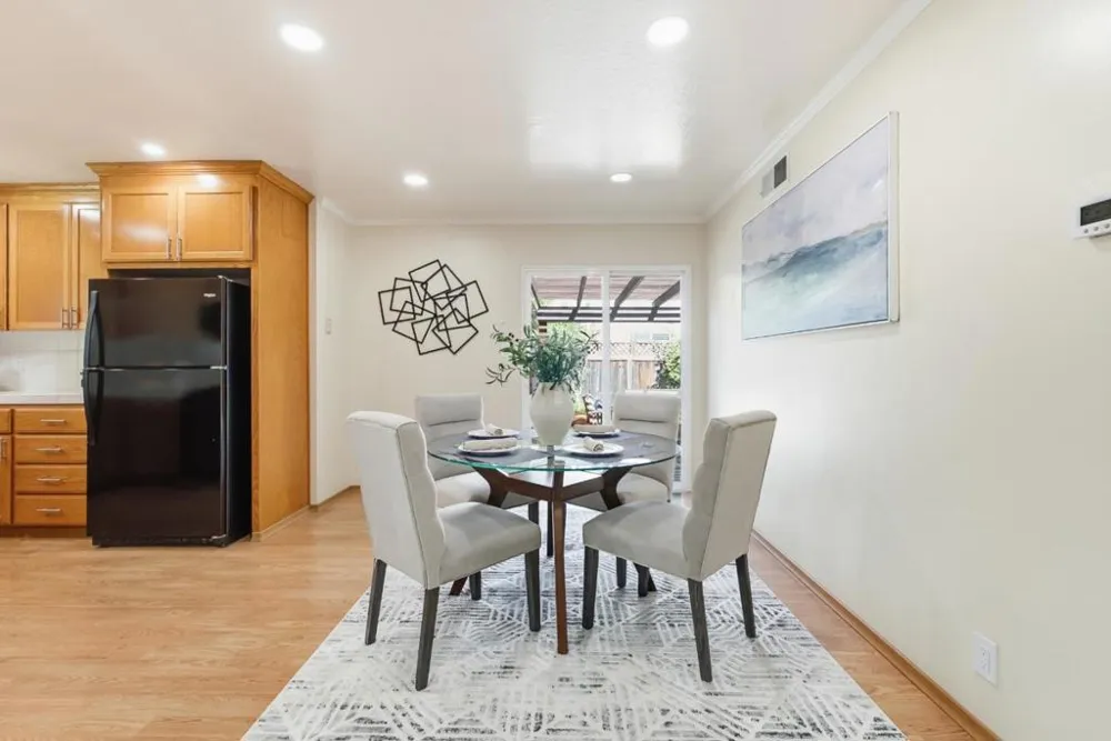 1128 Kentwood Avenue Cupertino, CA 95014