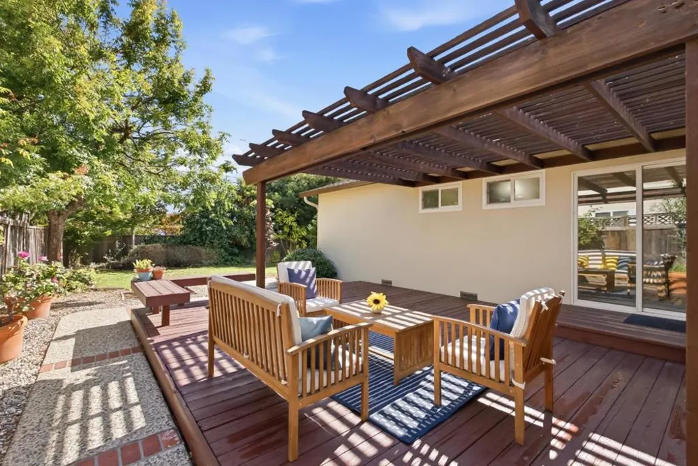 1128 Kentwood Avenue Cupertino, CA 95014