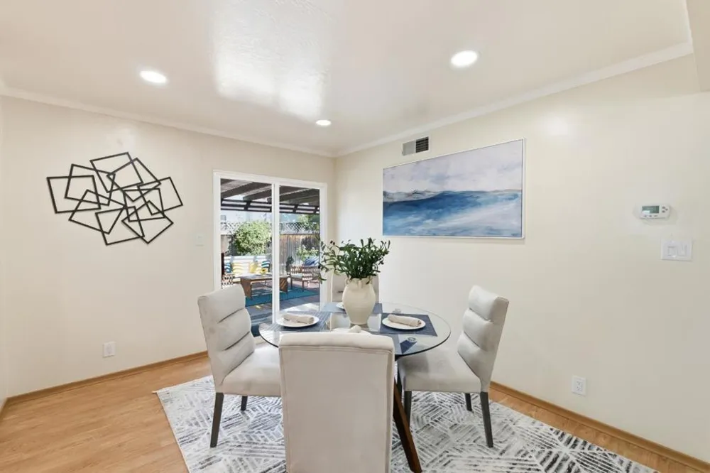 1128 Kentwood Avenue Cupertino, CA 95014