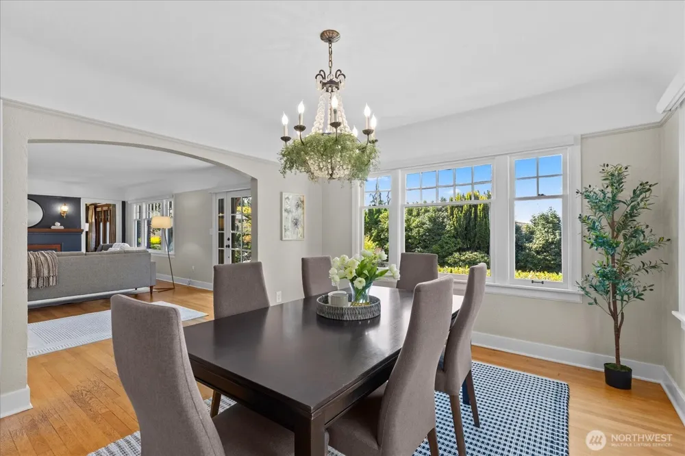 9819 Cherry Street Edmonds, WA 98020
