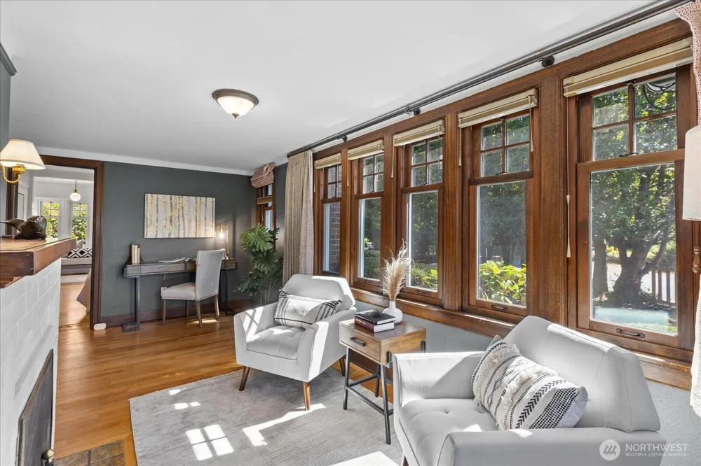 9819 Cherry Street Edmonds, WA 98020
