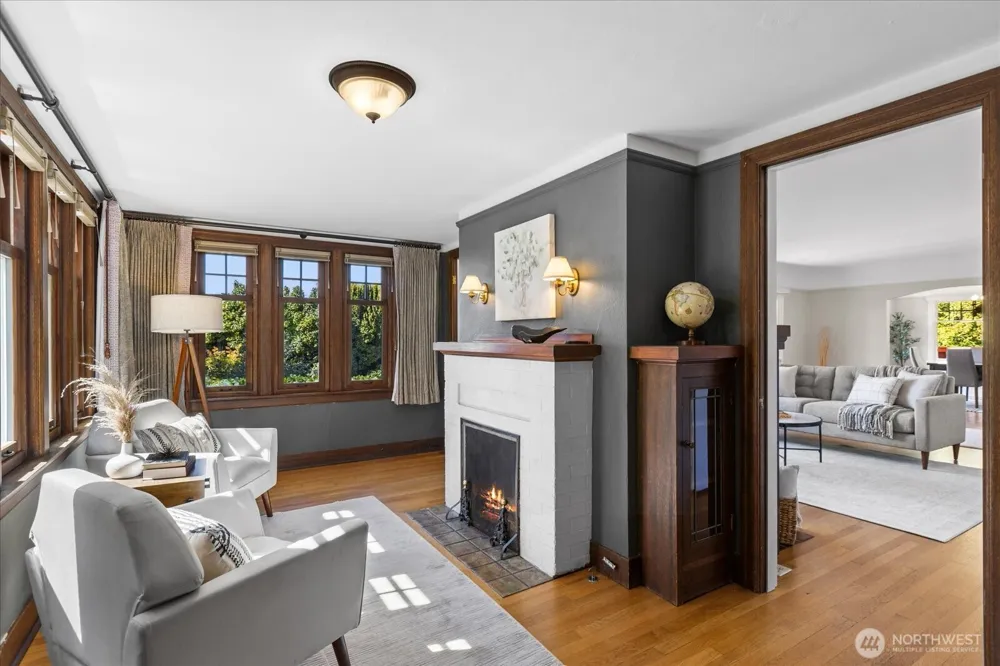 9819 Cherry Street Edmonds, WA 98020