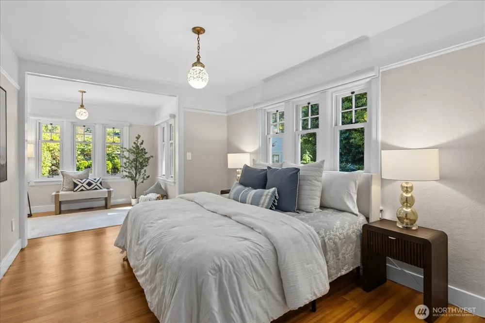 9819 Cherry Street Edmonds, WA 98020