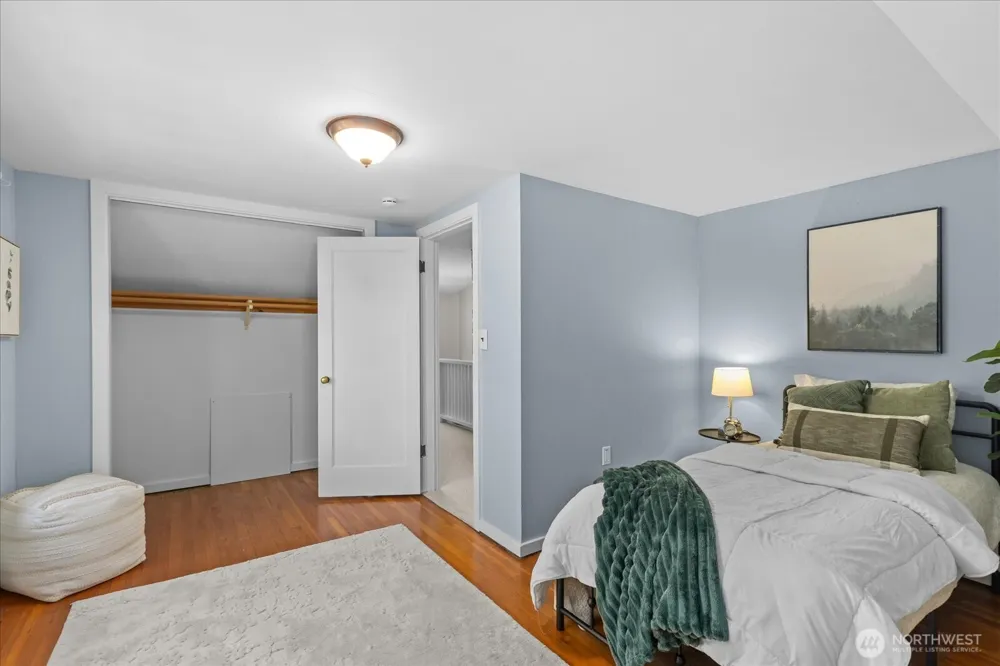 9819 Cherry Street Edmonds, WA 98020