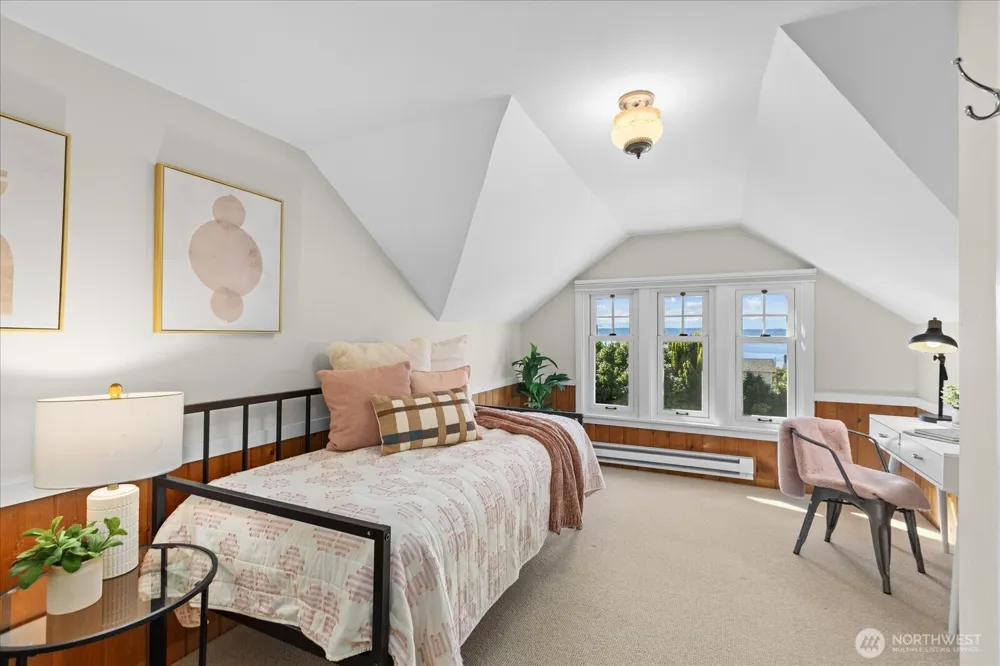 9819 Cherry Street Edmonds, WA 98020