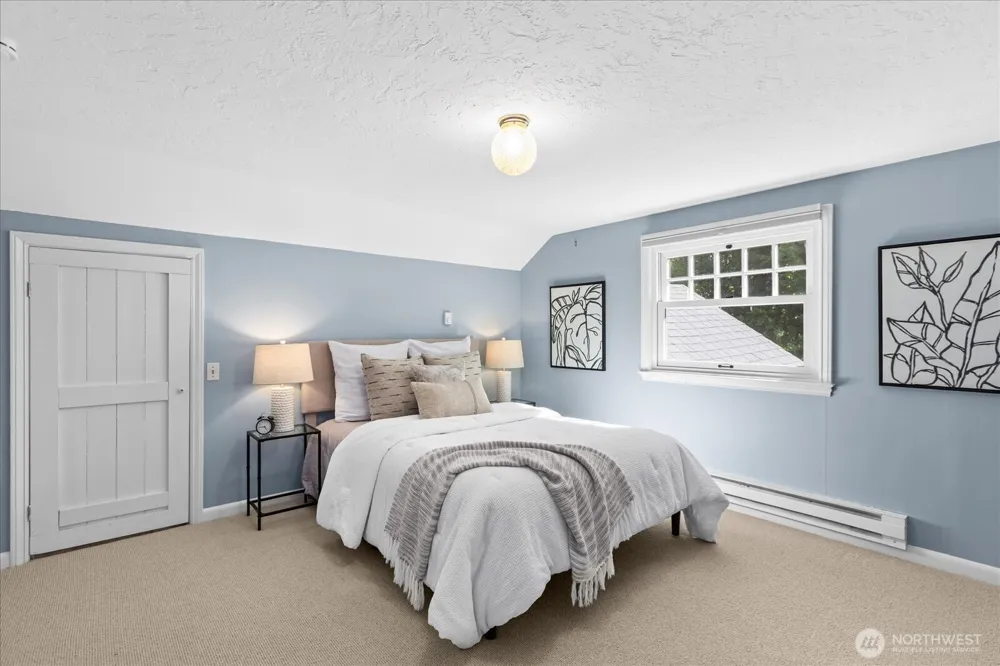 9819 Cherry Street Edmonds, WA 98020