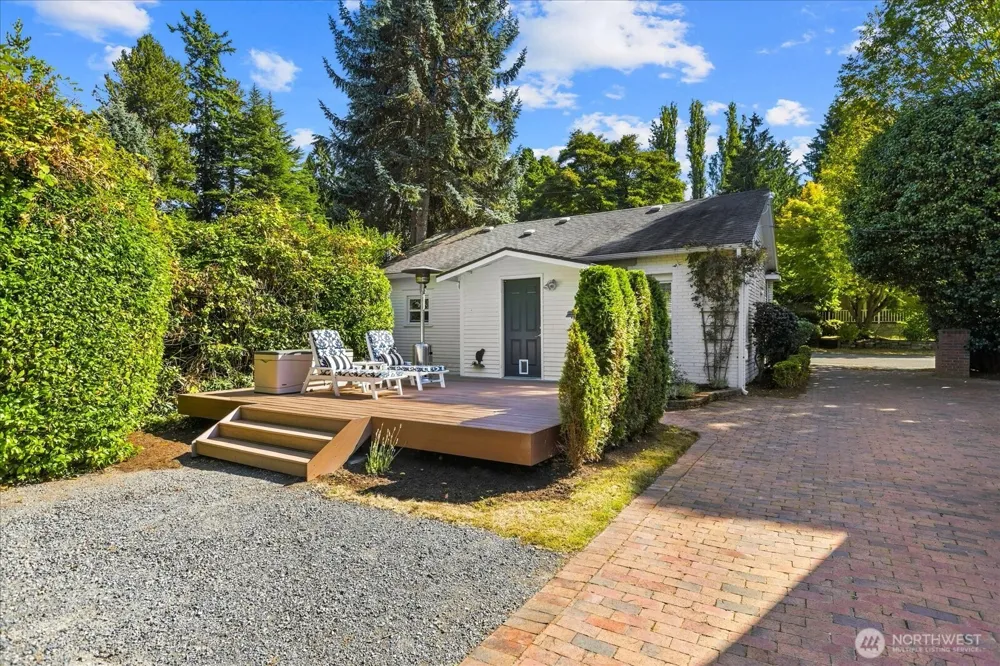 9819 Cherry Street Edmonds, WA 98020