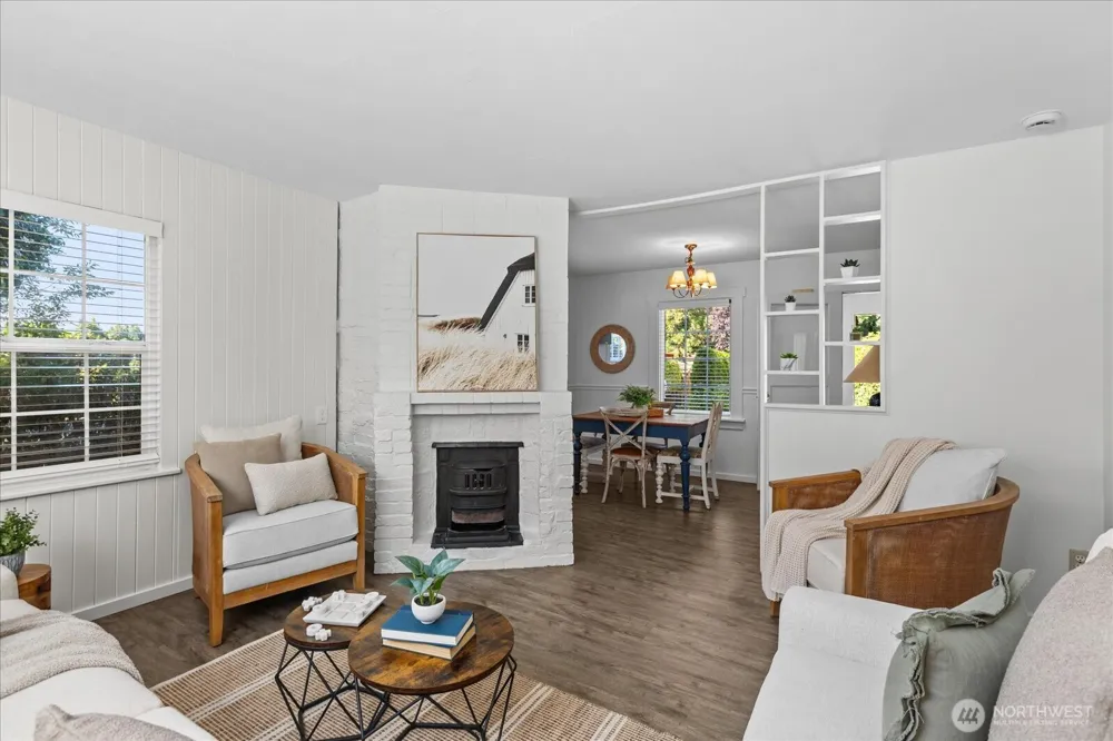 9819 Cherry Street Edmonds, WA 98020