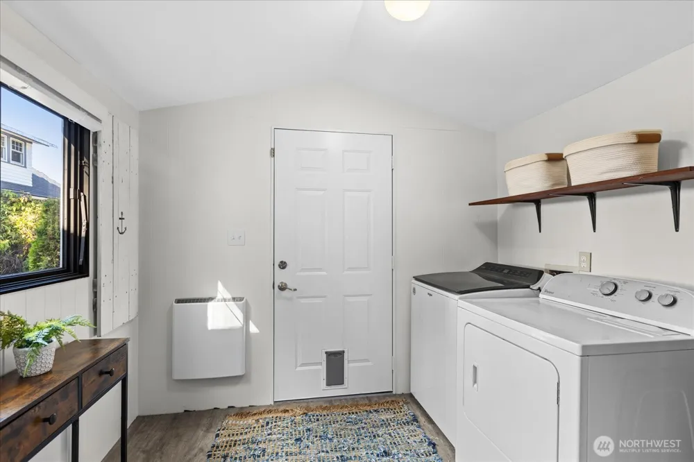 9819 Cherry Street Edmonds, WA 98020