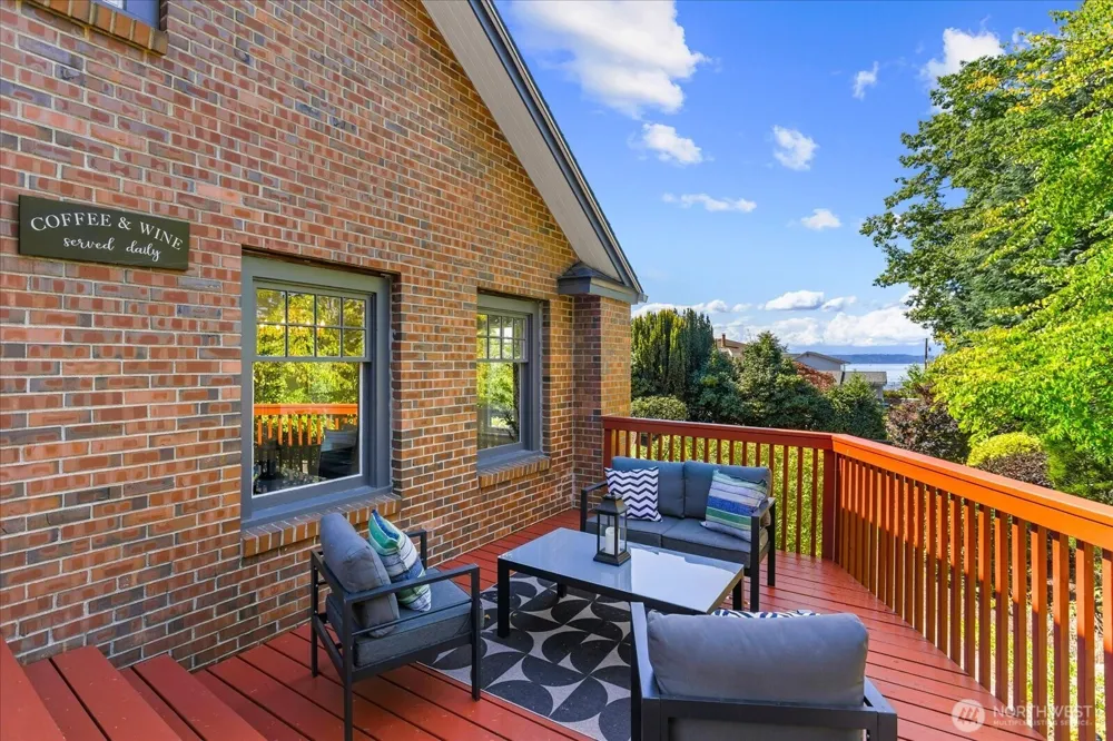 9819 Cherry Street Edmonds, WA 98020