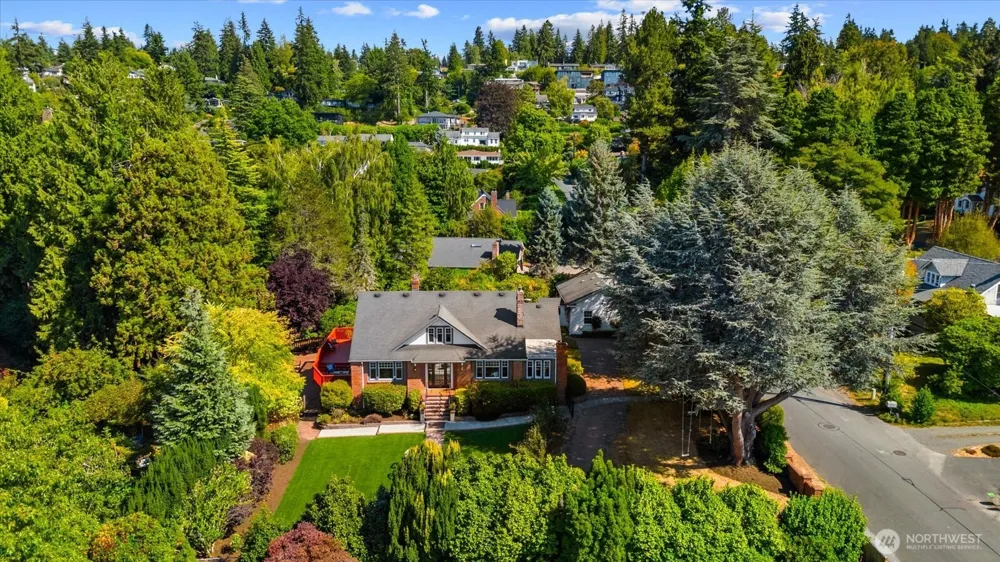 9819 Cherry Street Edmonds, WA 98020