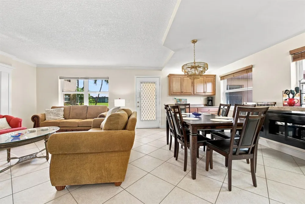 4 Flanders A Delray Beach, FL 33484