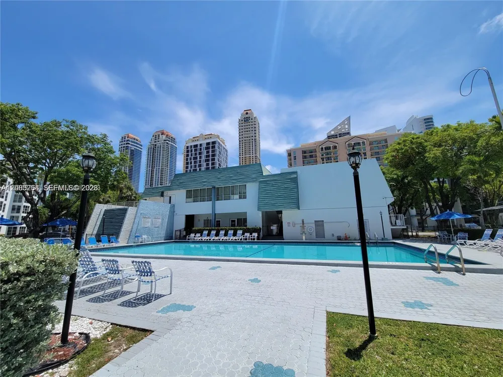 17570 Atlantic Blvd #118 Sunny Isles Beach, FL 33160