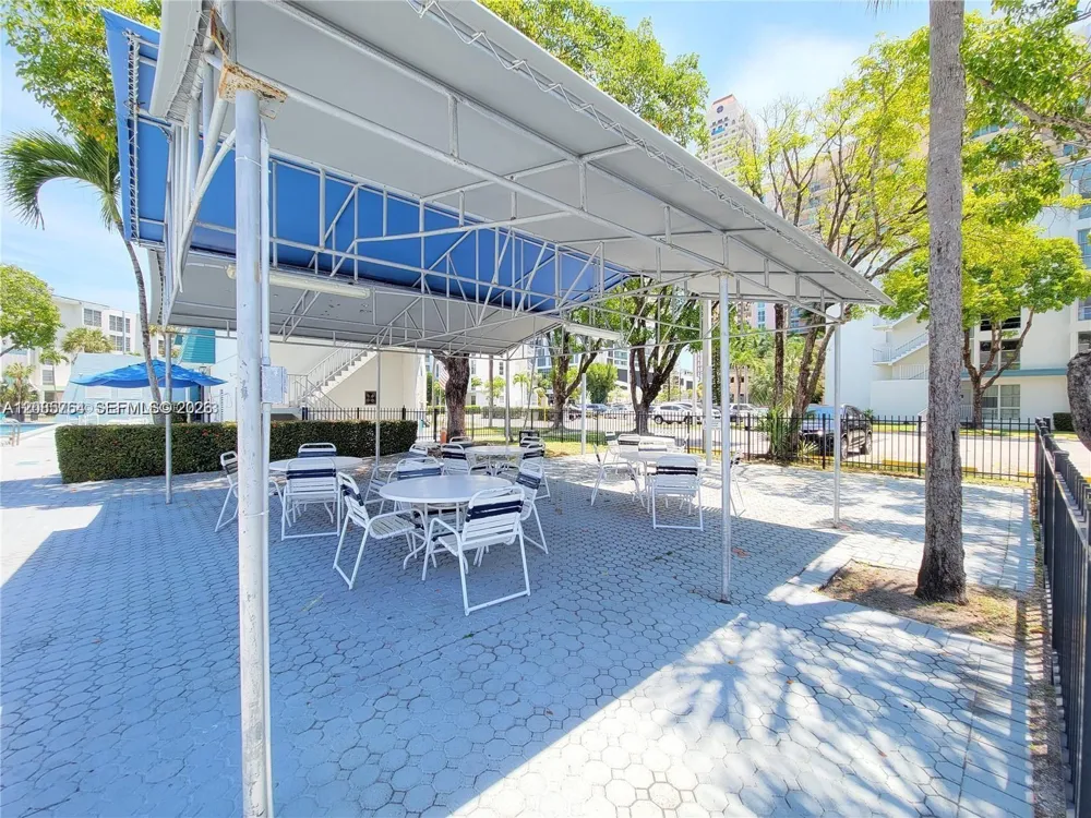 17570 Atlantic Blvd #118 Sunny Isles Beach, FL 33160
