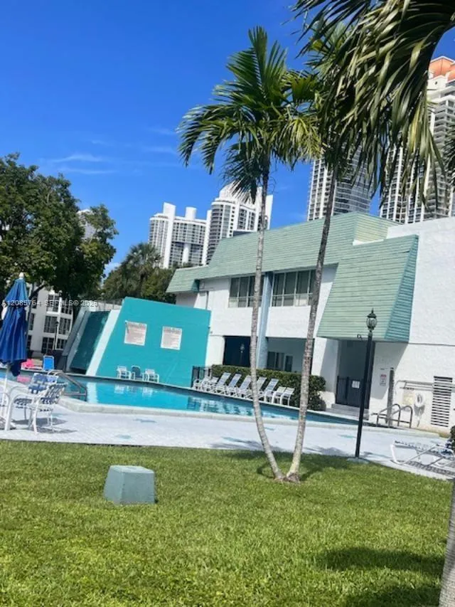 17570 Atlantic Blvd #118 Sunny Isles Beach, FL 33160
