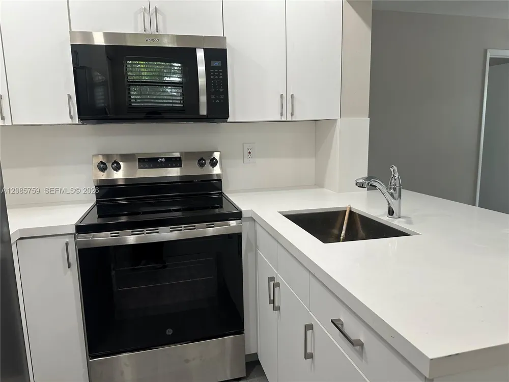 14909 SW 104th St #18-24 Miami, FL 33196