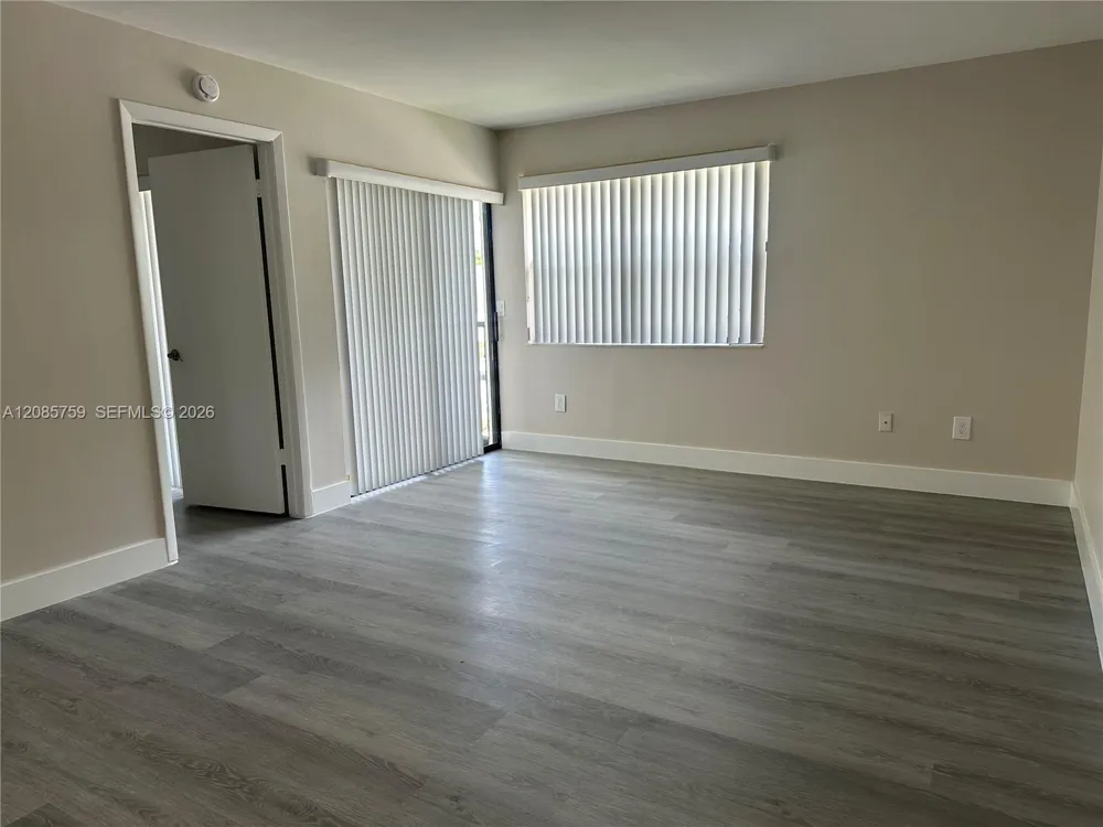 14909 SW 104th St #18-24 Miami, FL 33196