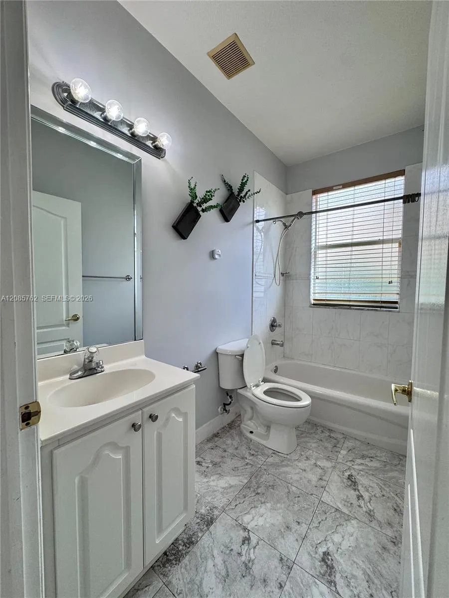 12864 NW 7th St Miami, FL 33182