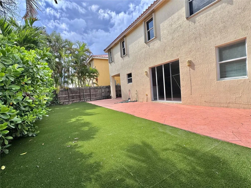 12864 NW 7th St Miami, FL 33182