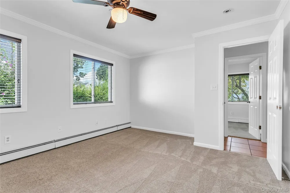 36 Atlas Lane Hicksville, NY 11801