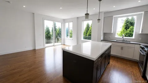 422 E Boston Post Road #101