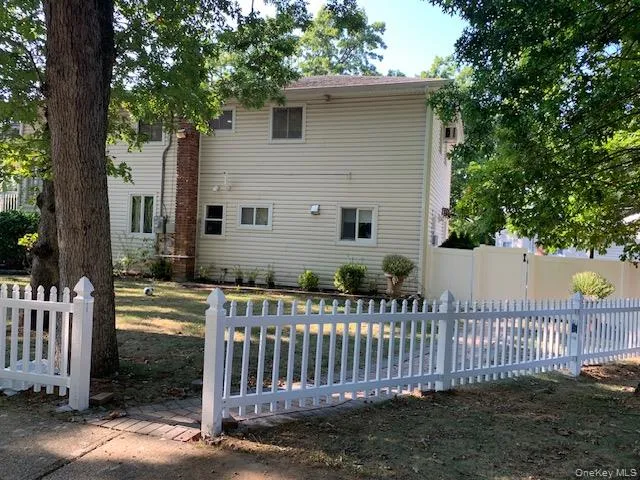 1093 Round Swamp Road Plainview, NY 11803