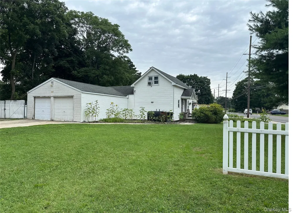 1287 Little East Neck Road Wyandanch, NY 11798