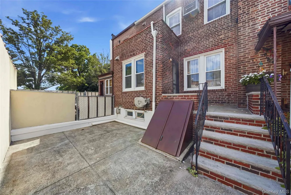64-91 82nd Place Middle Village, NY 11379
