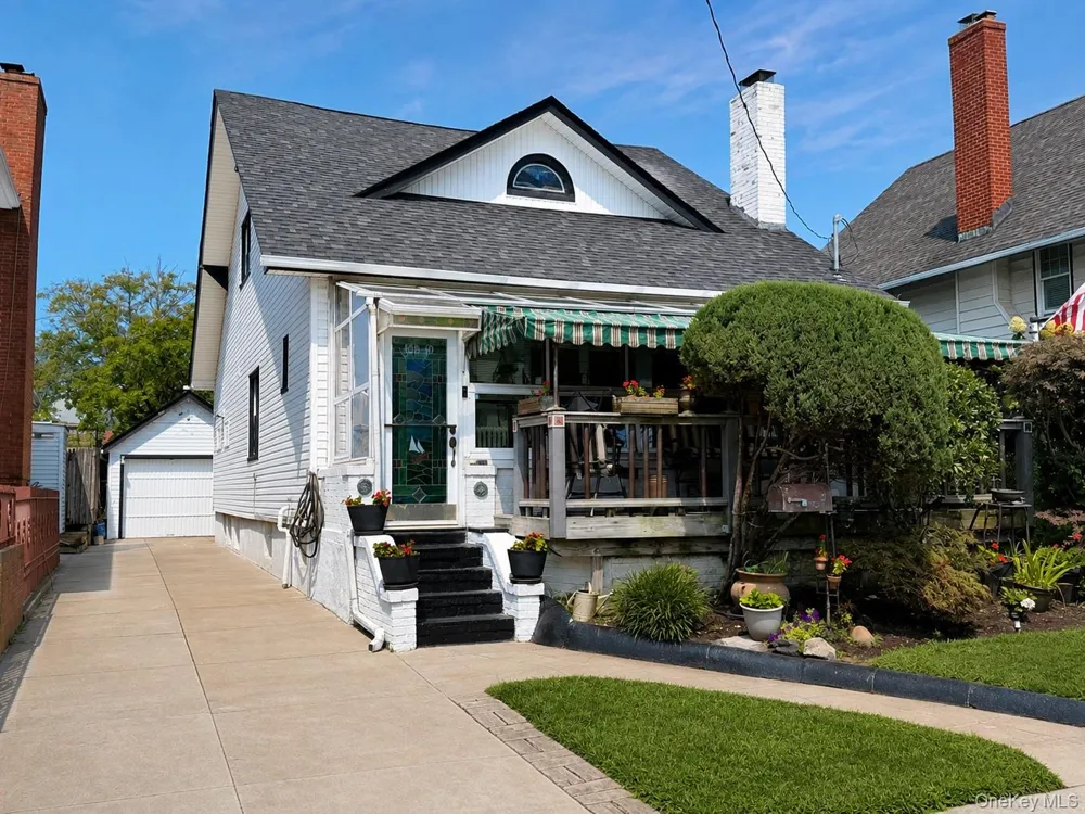 13810 Cronston Avenue Rockaway Park, NY 11694