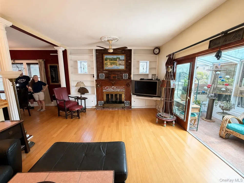13810 Cronston Avenue Rockaway Park, NY 11694