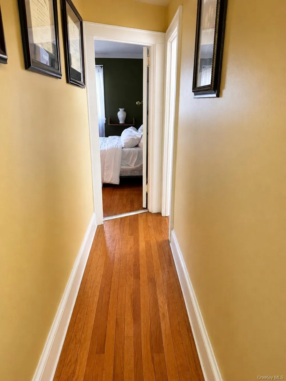 13810 Cronston Avenue Rockaway Park, NY 11694