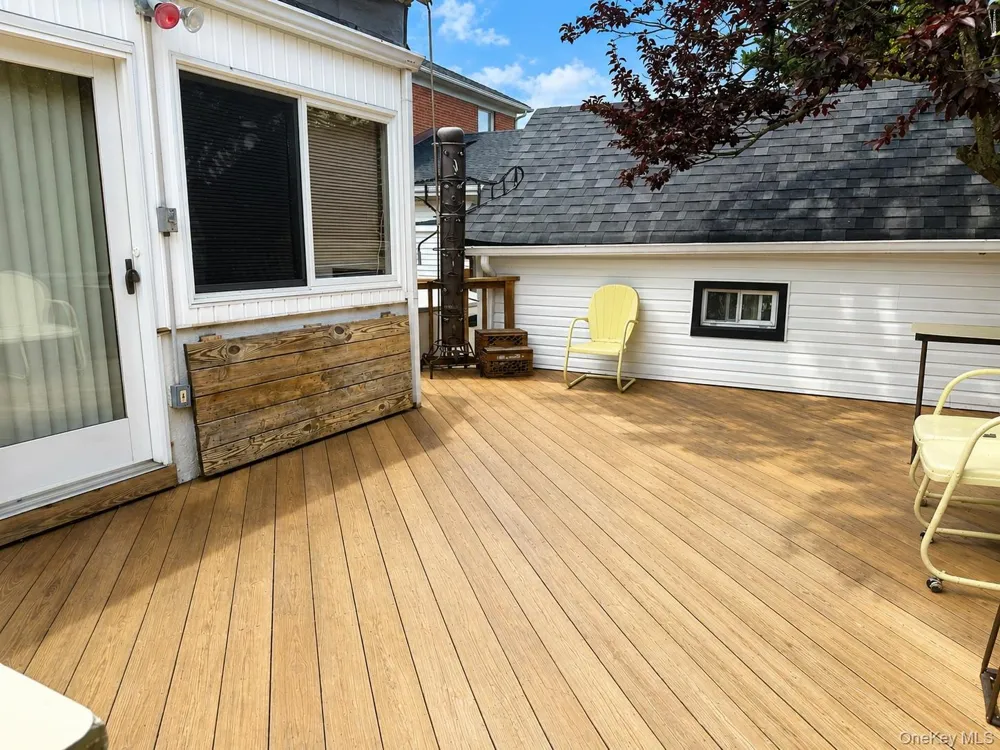13810 Cronston Avenue Rockaway Park, NY 11694