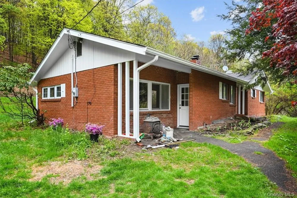 564 Kirbytown Road Middletown, NY 10940