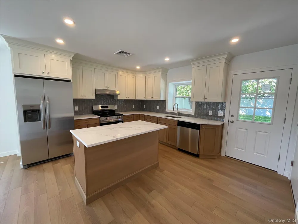 164 Elmwood Street Valley Stream, NY 11581
