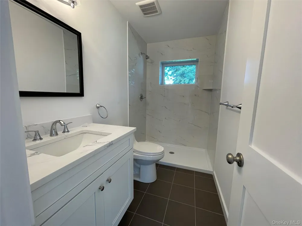 164 Elmwood Street Valley Stream, NY 11581