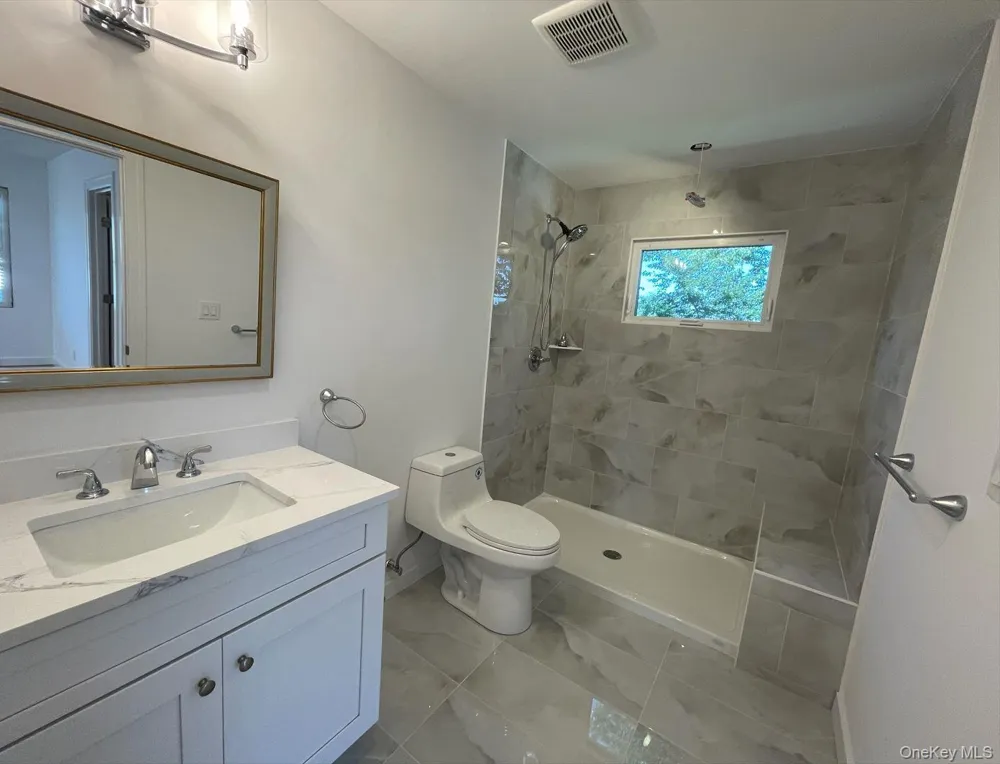 164 Elmwood Street Valley Stream, NY 11581