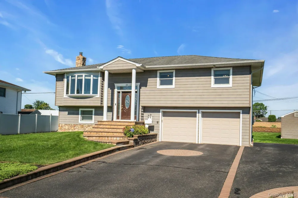 25 Heather Crescent Commack, NY 11725