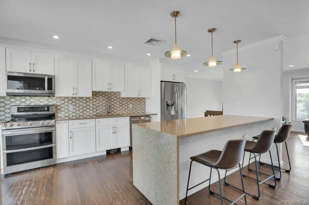 25 Heather Crescent Commack, NY 11725