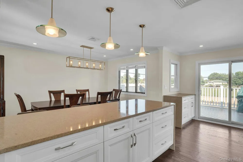 25 Heather Crescent Commack, NY 11725